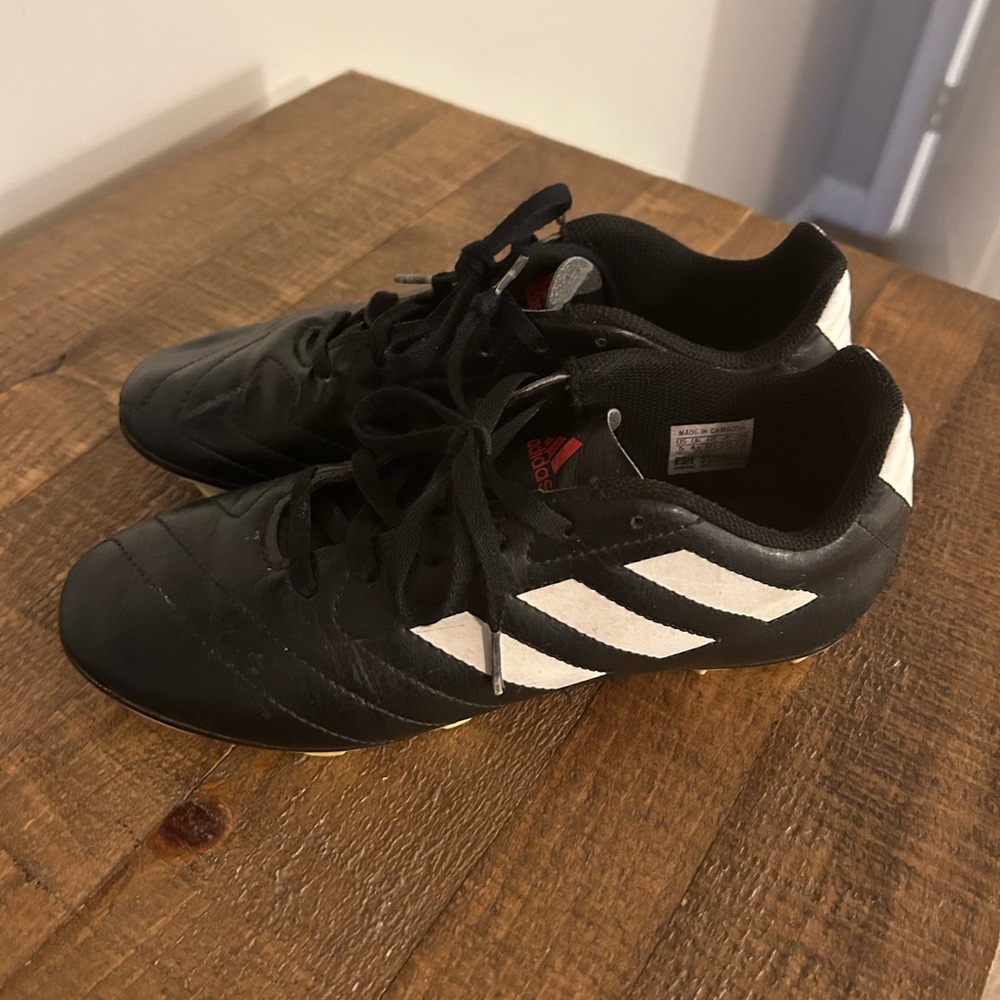 Boys Black Adidas Soccer Cleats Size 5